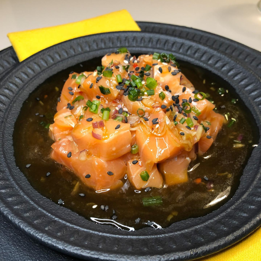 Sashimi salmão ao molho do chefe  Sashimi salmão ao molho do chefe